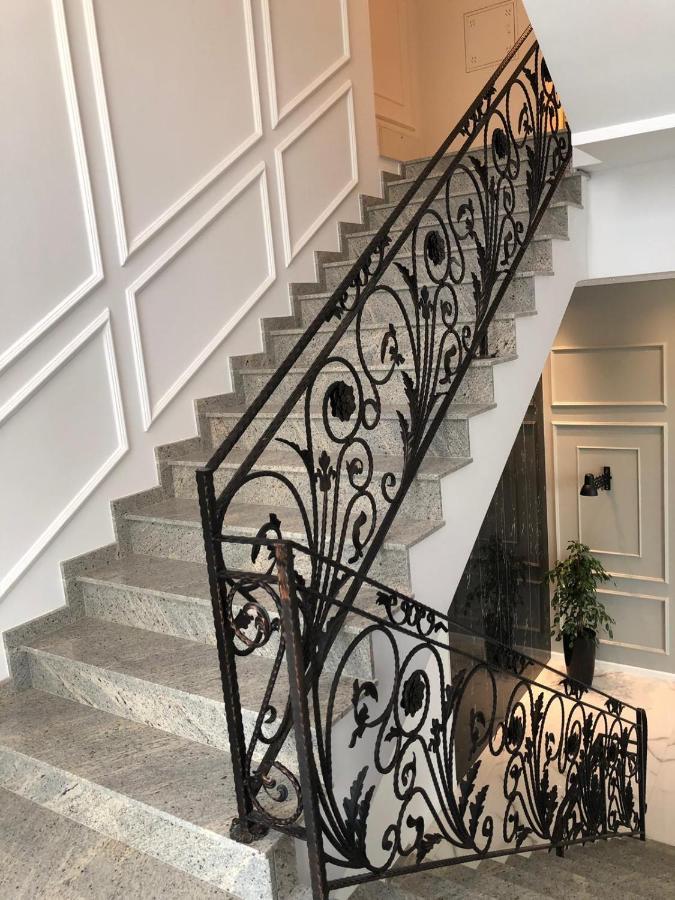 Hotel Dardani Titova Mitrovica エクステリア 写真