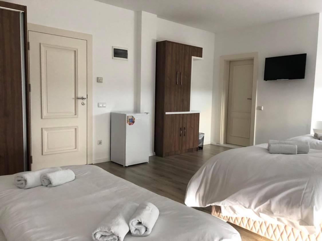 Hotel Dardani Titova Mitrovica エクステリア 写真
