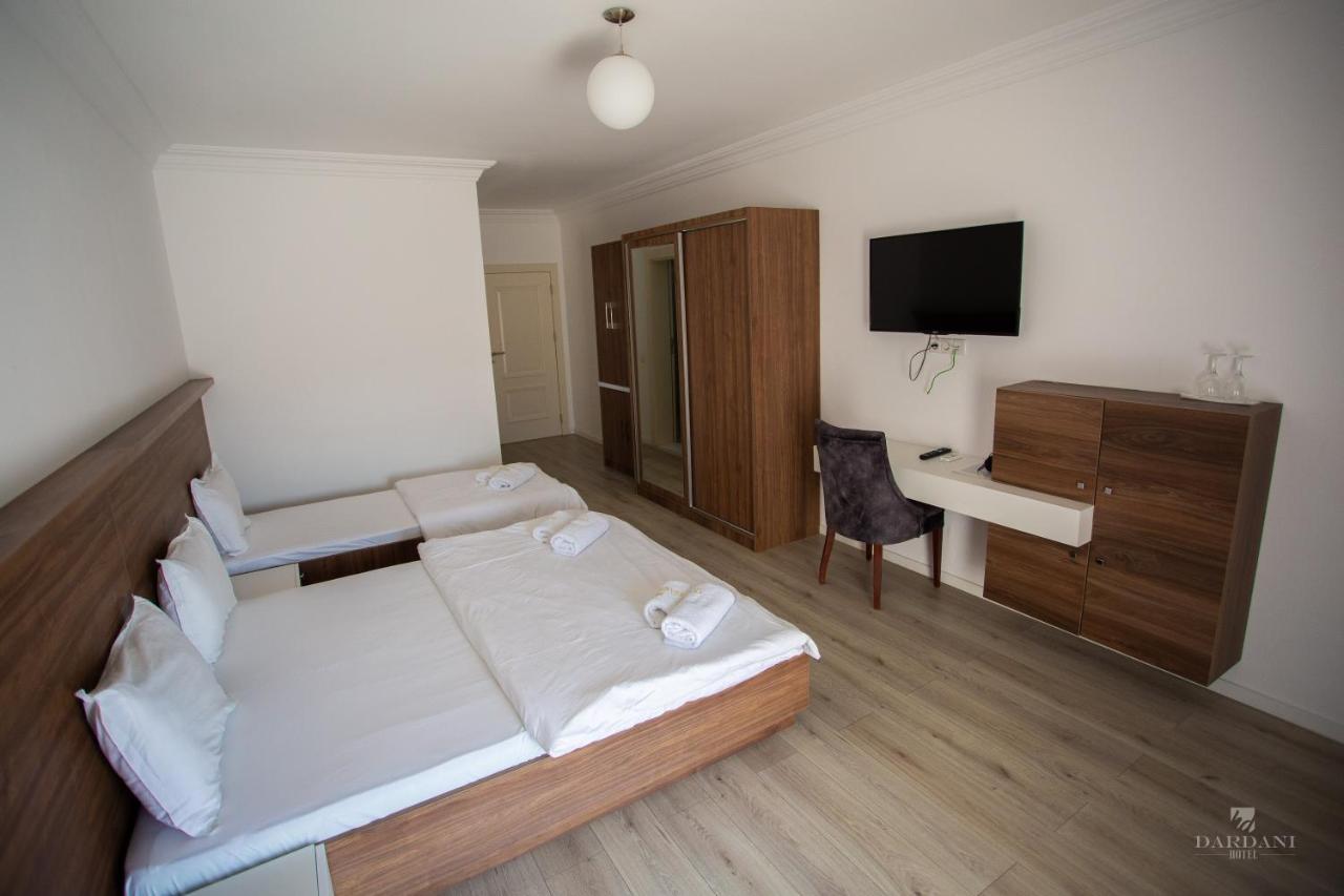 Hotel Dardani Titova Mitrovica エクステリア 写真