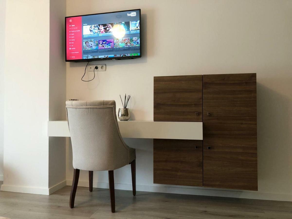 Hotel Dardani Titova Mitrovica エクステリア 写真